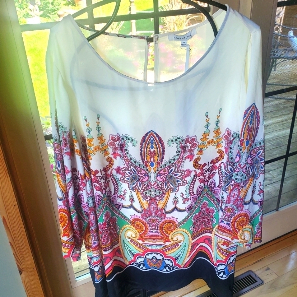 Rose & Olive Colorful Designed White Long Sleeve Sz. 2X Blouse Tunic